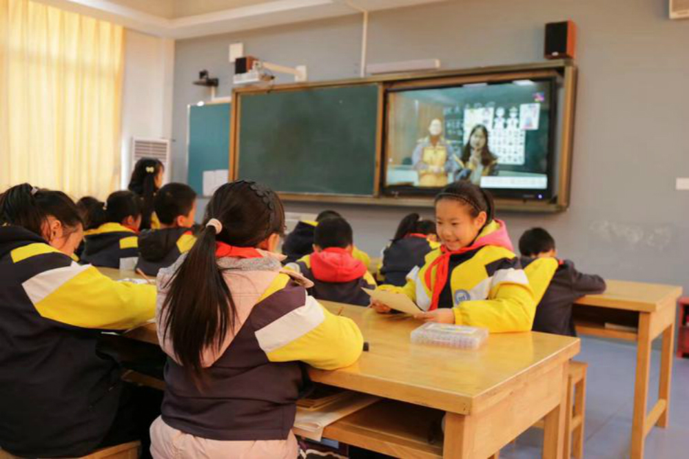 1578039169689499.jpg 金輝集團(tuán)愛心助學(xué)